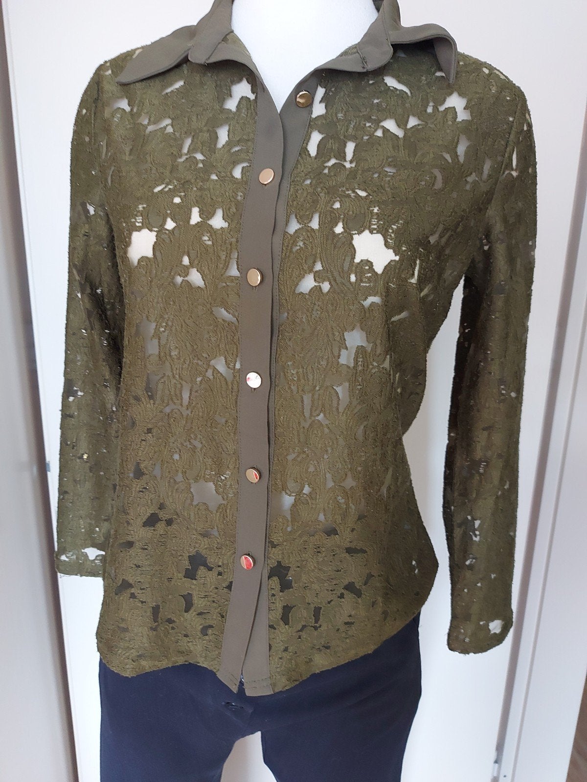 By Swan legergroene blouse M, Kleding | Dames, Maat 38/40 (M), By swan, Ophalen of Verzenden, Zo goed als nieuw