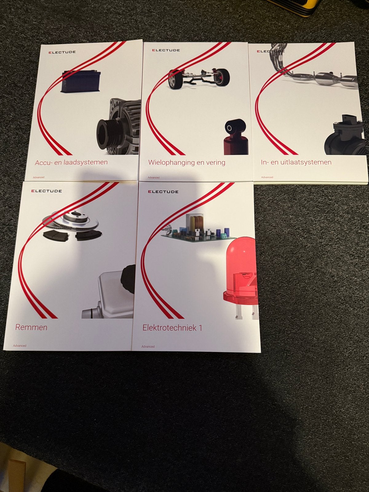 Electude Development -  advanced lesboeken autotechniek, Boeken, Electude Development, Ophalen of Verzenden, Zo goed als nieuw