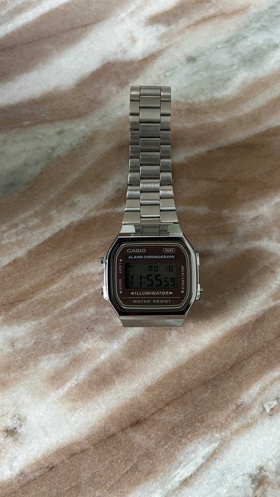 Casio Vintage A168WA-5AYES Digitaal Horloge NIEUW, Kunststof, Polshorloge, Nieuw, Ophalen of Verzenden