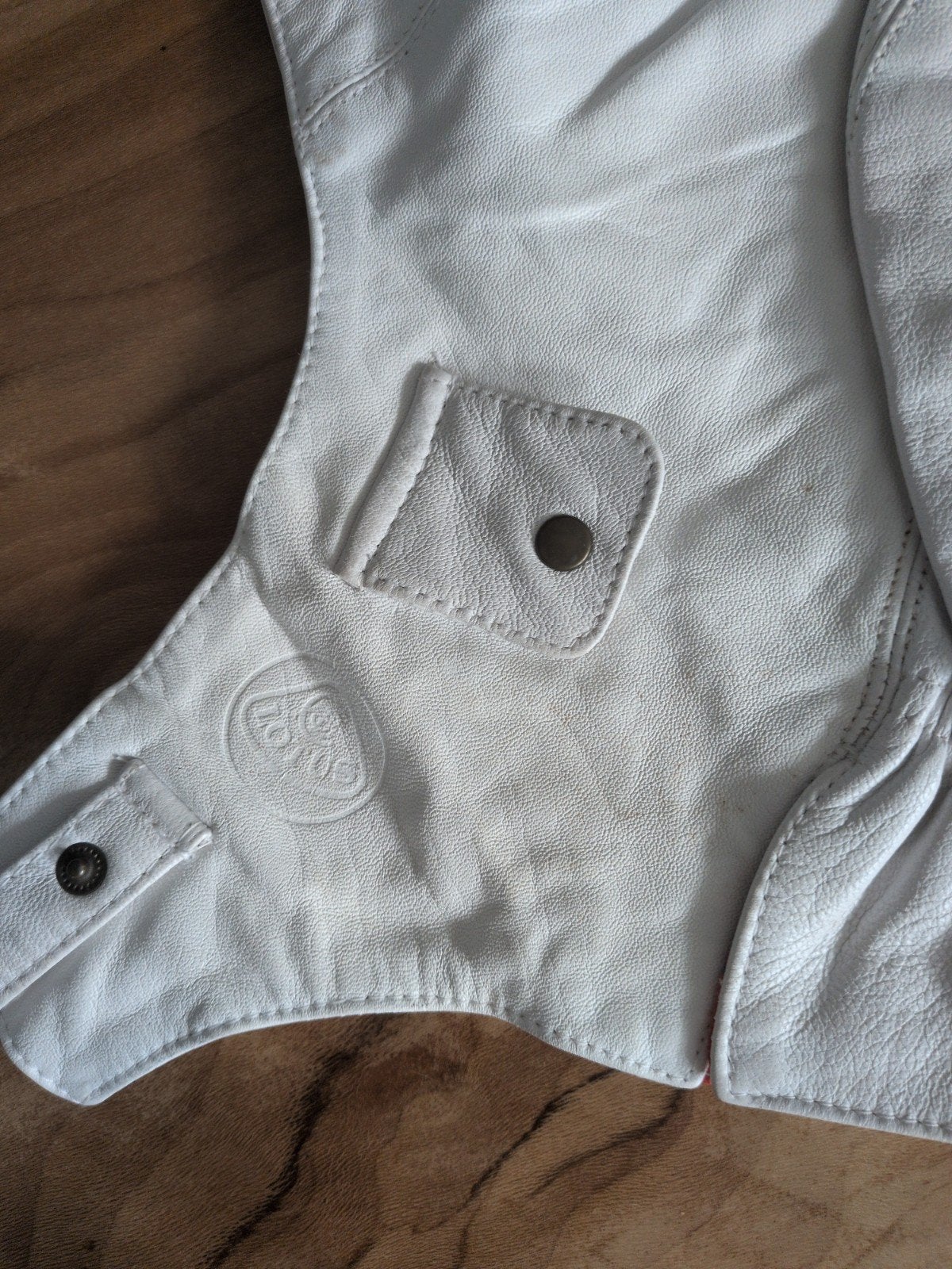 Witte leren pilotenmuts met Schotse ruit voering, Hoed, Onbekend, Gedragen, One size fits all