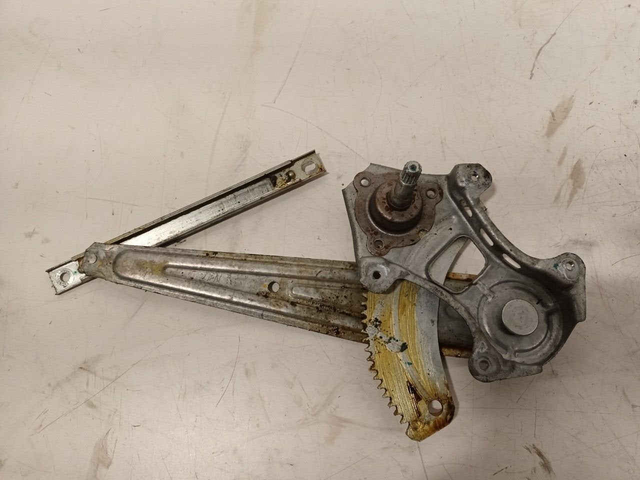 Raammechaniek rechts achter Nissan Micra, Onderdelen@venauto.nl, Van der Ven Autorecycling B.V., Gebruikt, Ettenseweg 76, 4706 PB Roosendaal, The Netherlands