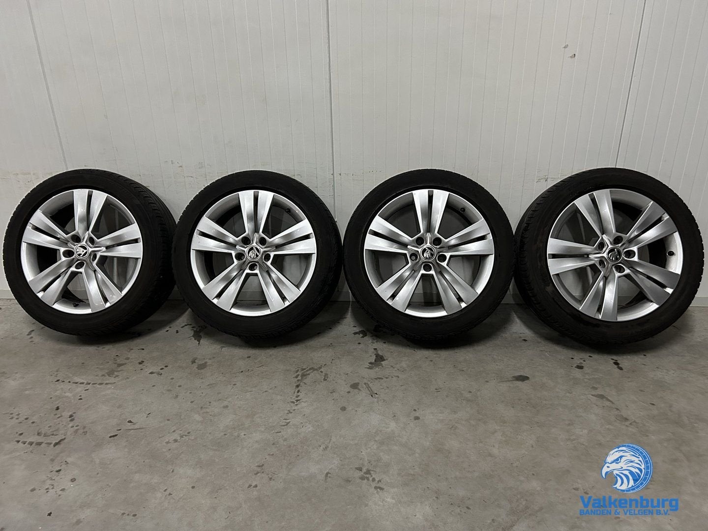 5-6mm! Originele Skoda Karoq 57A Mytikas 18 inch velgen 5x11, 18 inch, -, -, Banden en Velgen