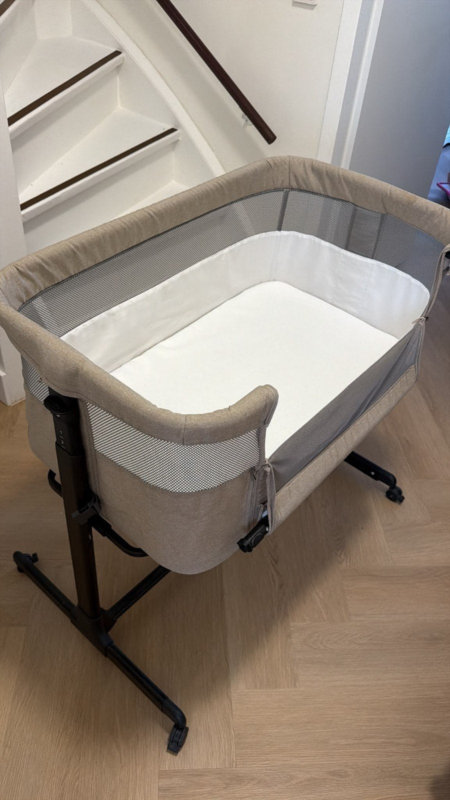 Novi co-sleeper wieg - ideaal voor pasgeborenen, Ophalen, Zo goed als nieuw, Wieg