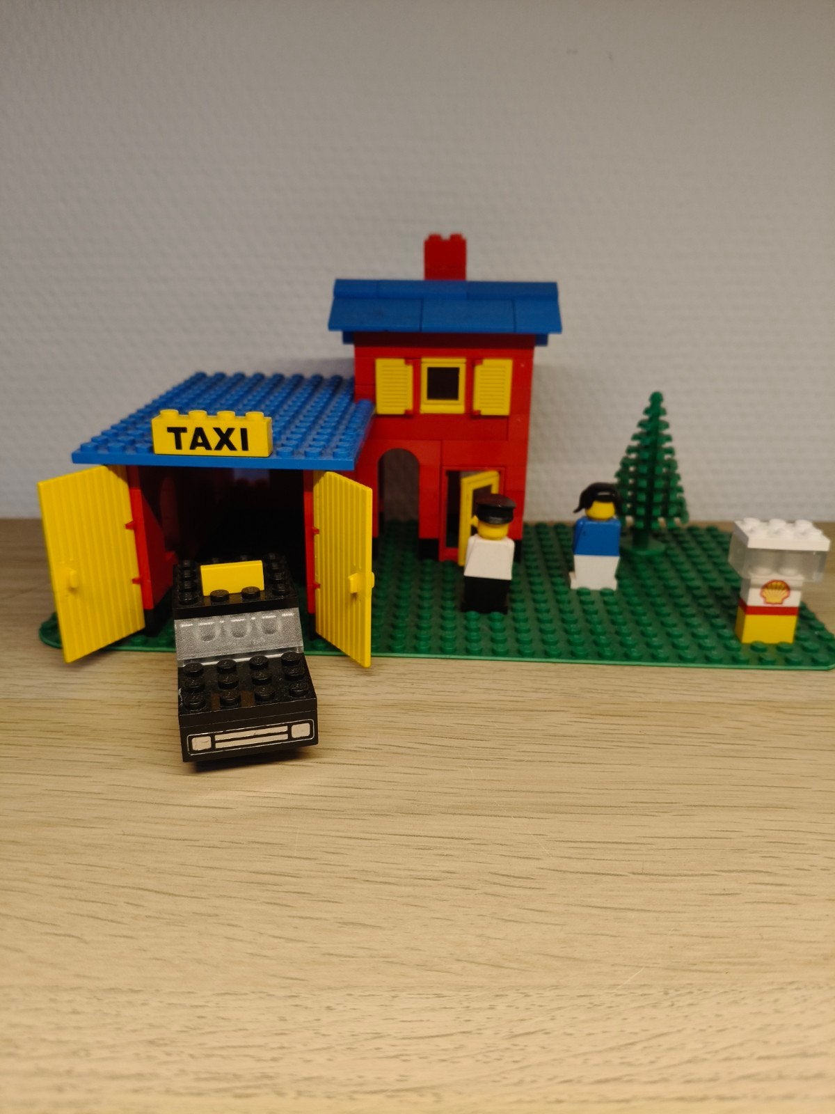 Vintage LEGO 368  Taxi Station met Auto en Figuren, Ophalen of Verzenden, Gebruikt, Overige merken
