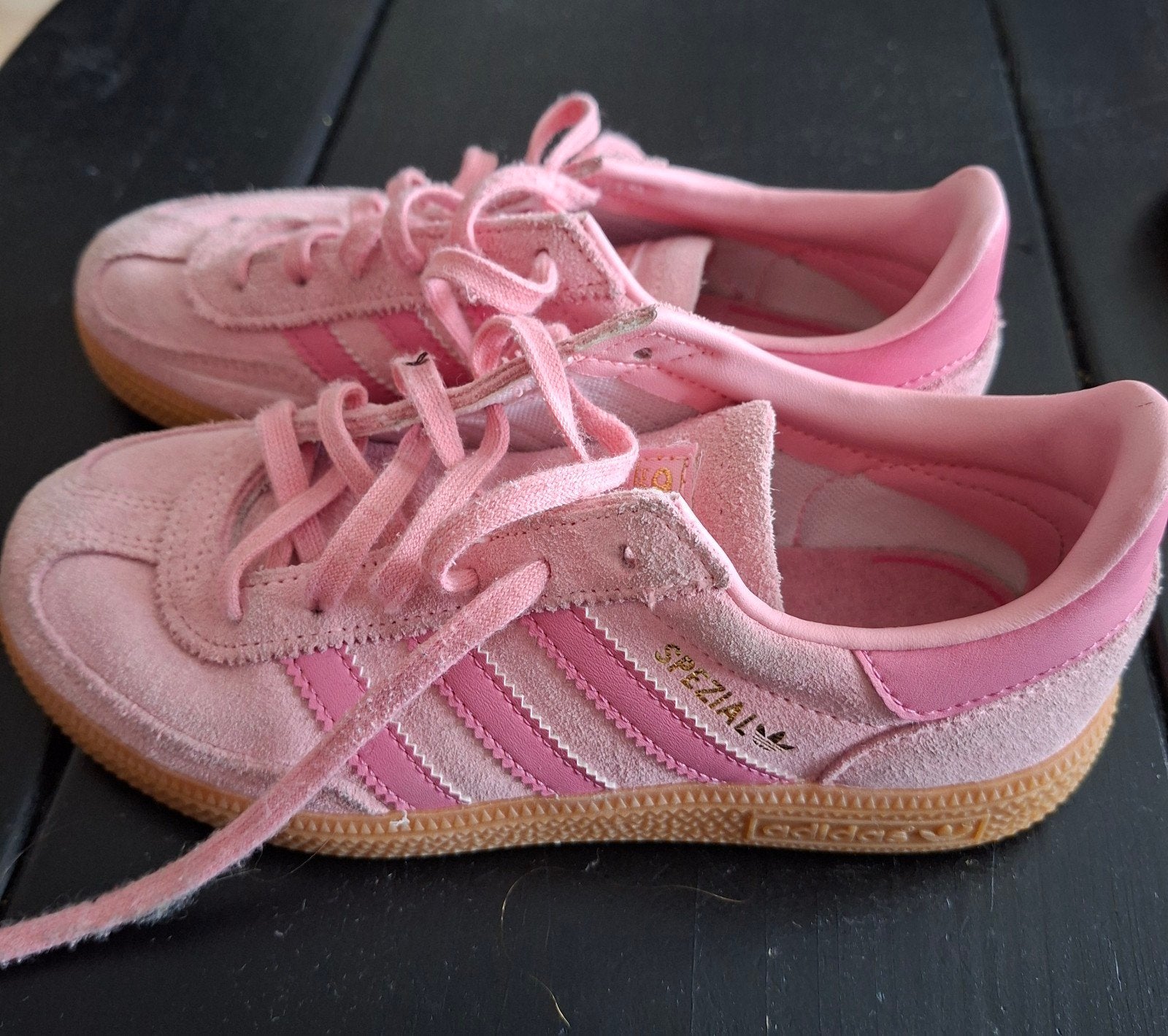Adidas spezial maat 33, Meisje, Schoenen, Ophalen of Verzenden, Zo goed als nieuw