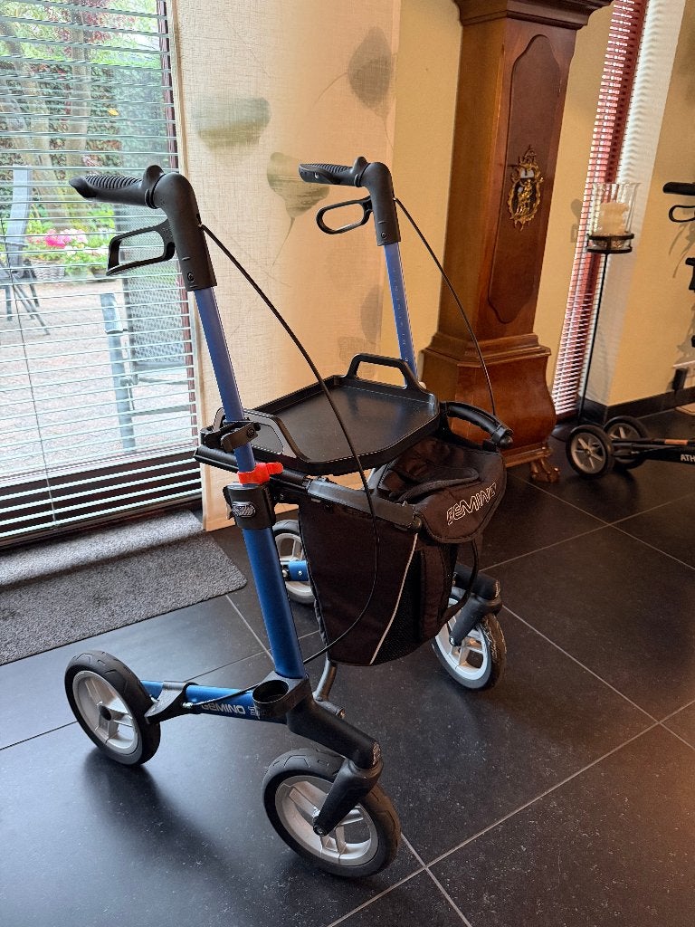 comfortabele lichtgewicht rollator voor binnen en buiten, Diversen, Rollators, Ophalen, Opvouwbaar, Zo goed als nieuw