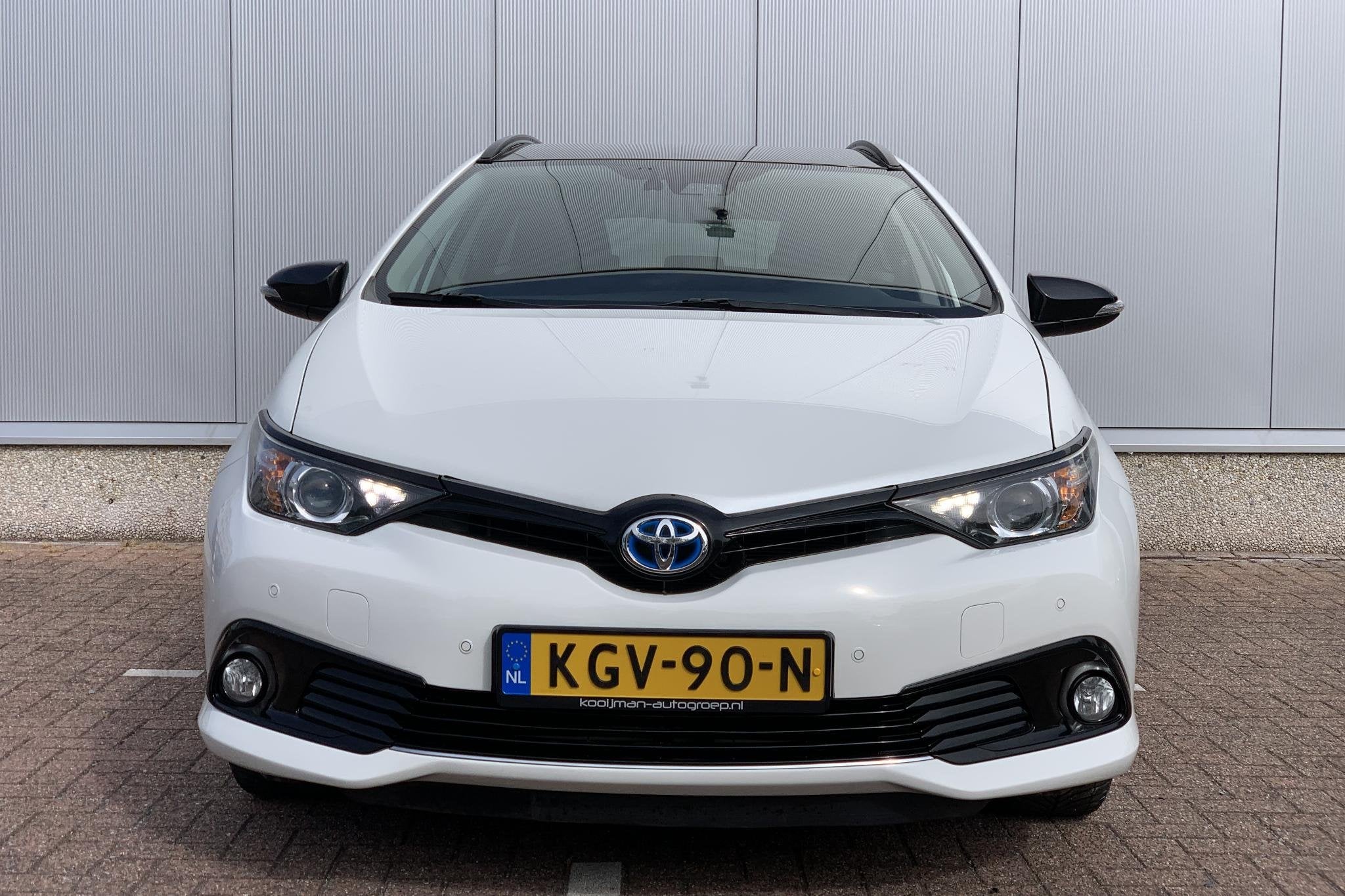 Toyota Auris 1.8 Hybrid Executive / Bluetooth / Camera / Par, Auto's, Gebruikt, Euro 6, Wit, Hybride Elektrisch/Benzine