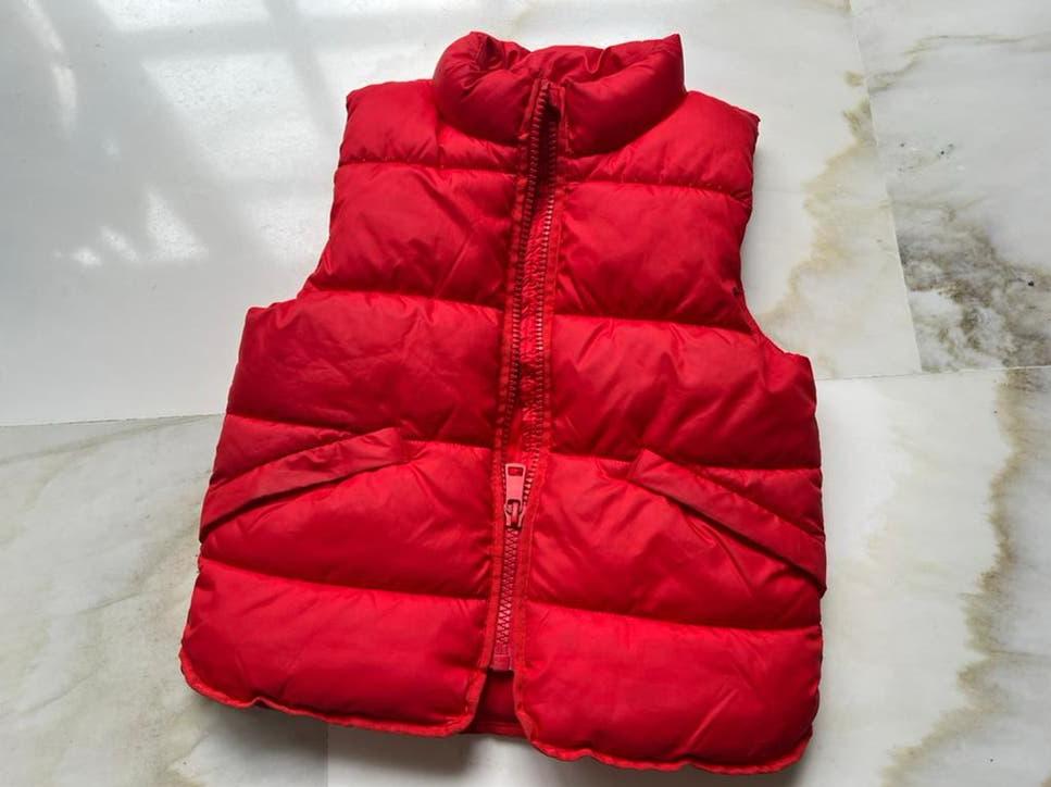 Rode bodywarmer 110, Kinderen en Baby's, Kinderkleding | Maat 110, Ophalen of Verzenden, Zo goed als nieuw, Jongen of Meisje, Jas
