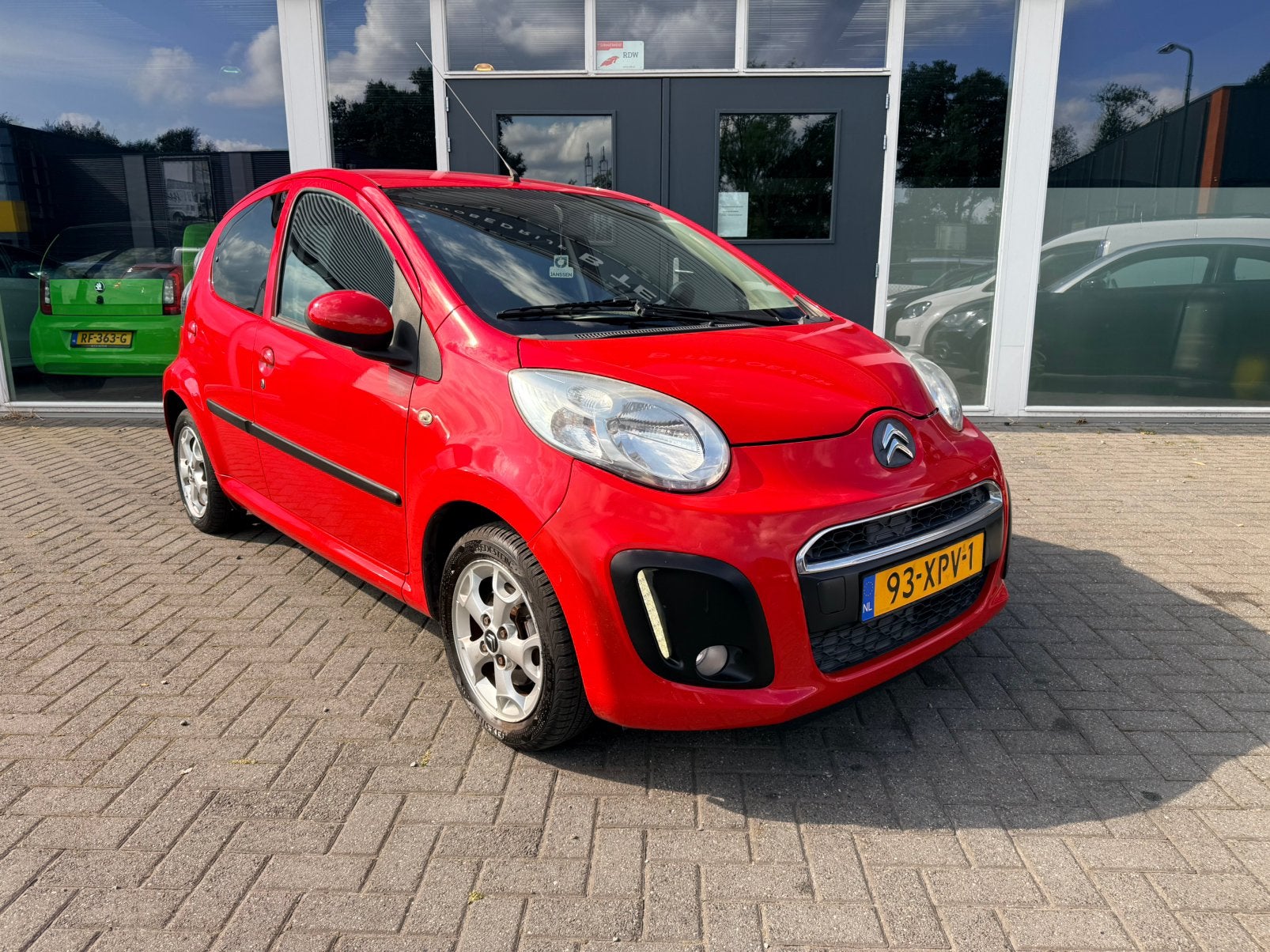 Citroën C1 1.0i 68PK 5D 2012/Airco/lichtmetaal/Led/Toerentel, Voorwielaandrijving, Stof, Zwart, 4 stoelen