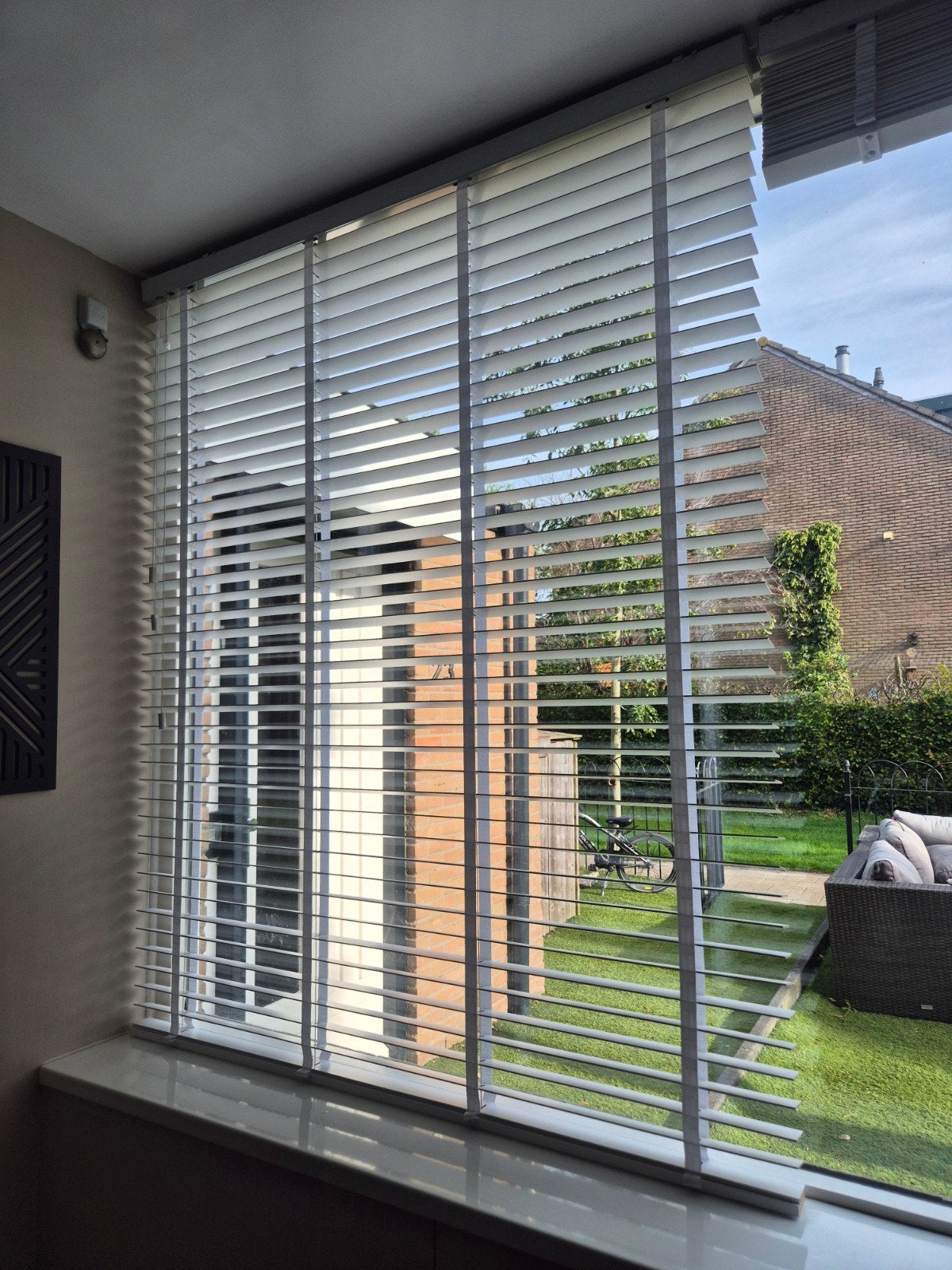 Witte houten jaloezieën 150x190cm met ophangsysteem, Huis en Inrichting, Ophalen, Gebruikt, Wit, Hout