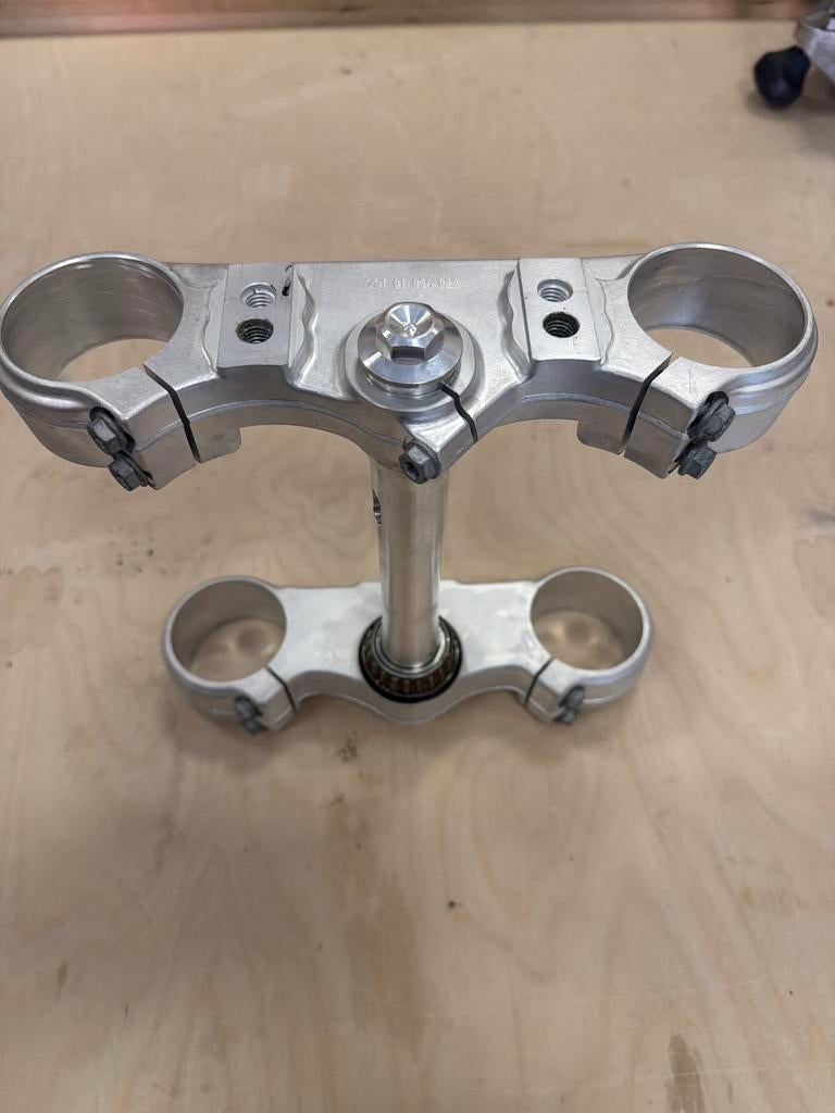 KTM EXC OEM Triple Clamp Set – Kroonplaat + Balhoofd, Ophalen of Verzenden, Nieuw