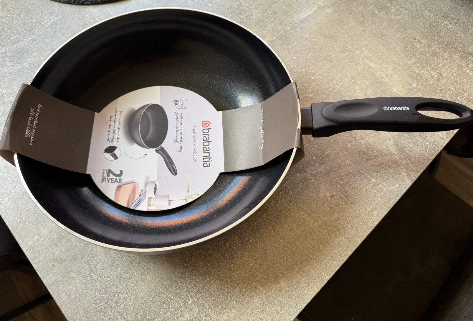 Brabantia Wokpan 28cm - Antiaanbaklaag, PFAS-vrij, Nieuw, Ophalen of Verzenden, Antiaanbaklaag, Rvs