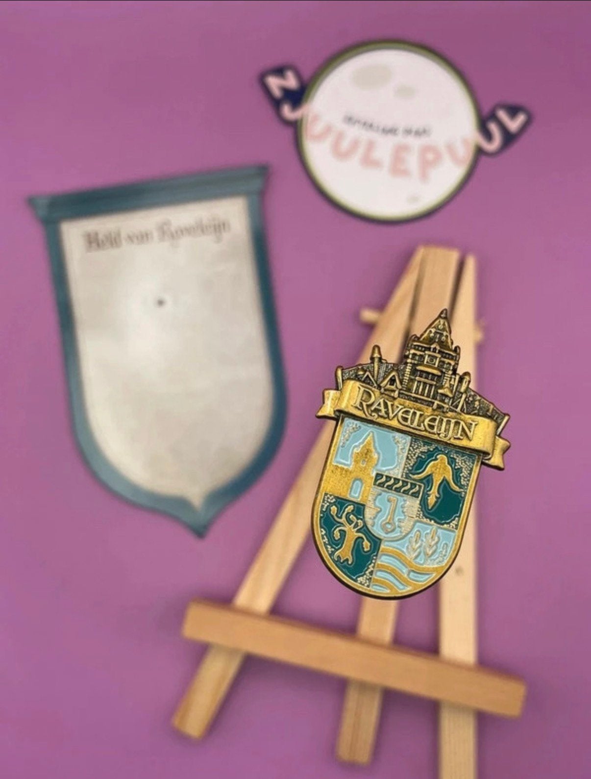 Efteling pin Raveleijn met magneet, Verzamelen, Zo goed als nieuw, Efteling, Efteling, Button of Speldje