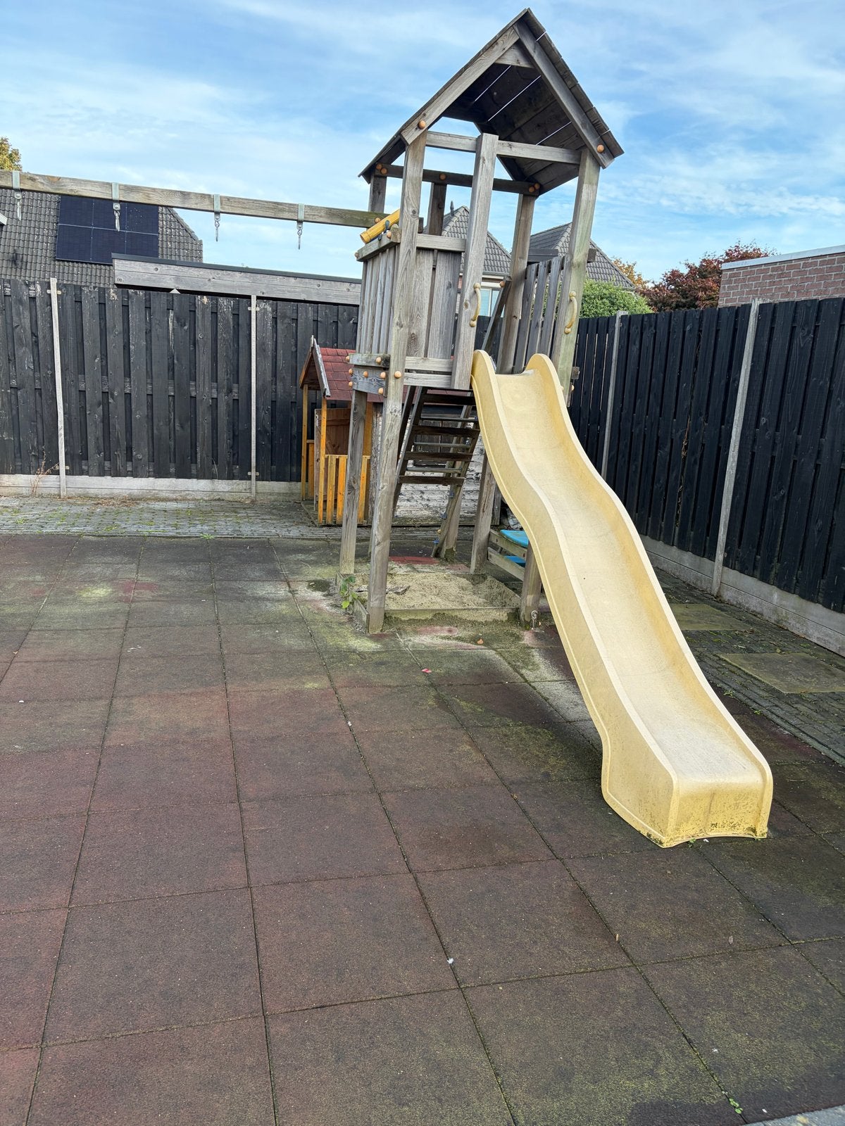 Houten speeltoestel met glijbaan en schommel, Kinderen en Baby's, Ophalen, Gebruikt, Glijbaan