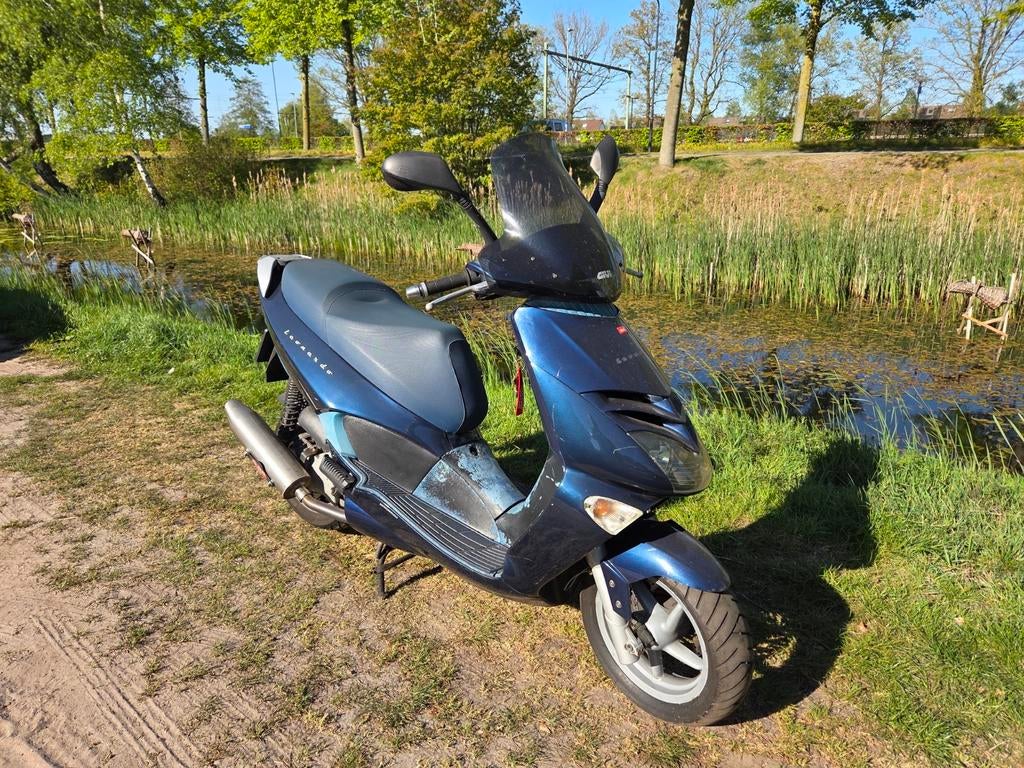 Aprilia Leonardo 250cc motor scooter 19pk, Motoren, Scooter, Minimaal motorrijbewijs A2, Automaat, 1 cilinder