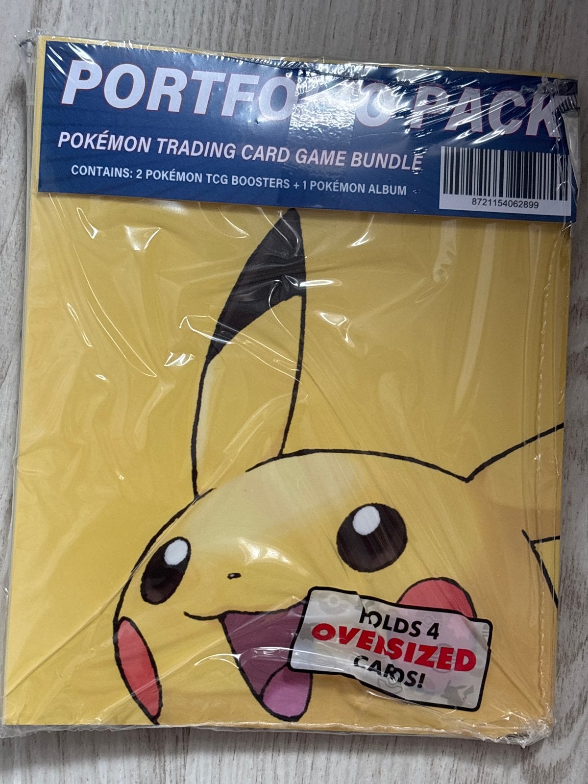 Pikachu Portfolio Pack met 2 Booster Packs, Ophalen of Verzenden, Nieuw, Overige typen