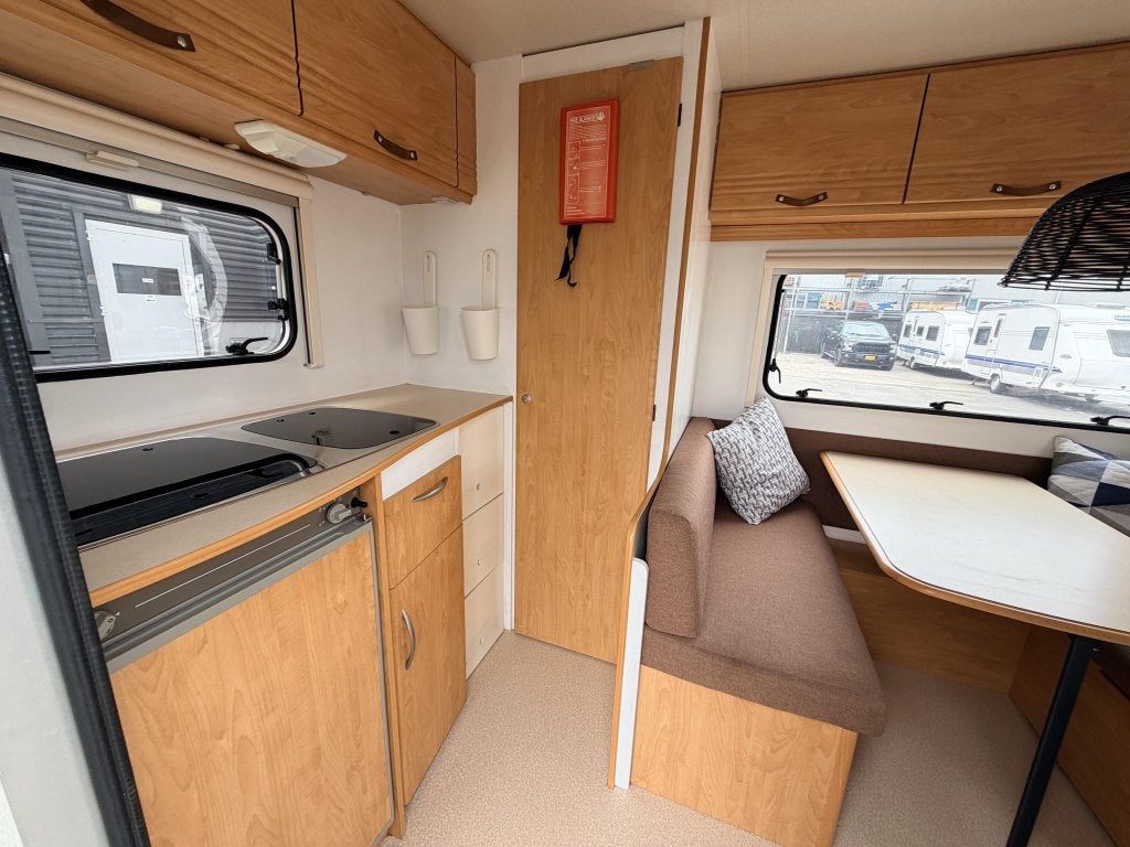 Caravelair Antares 400 Lichtgewicht zitje dwarsb, Standaardzit, Bedrijf, 4 tot 5 meter, Kachel