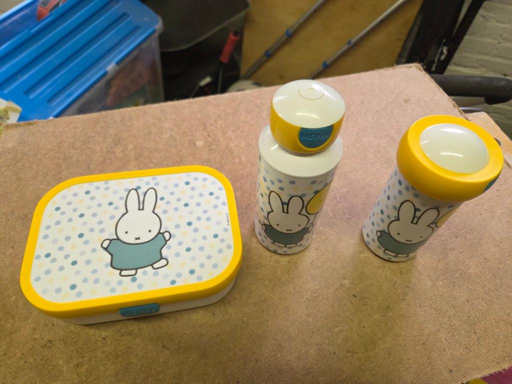 Mepal Nijntje lunchset: broodtrommel en 2 drinkbekers, Ophalen of Verzenden, Gebruikt