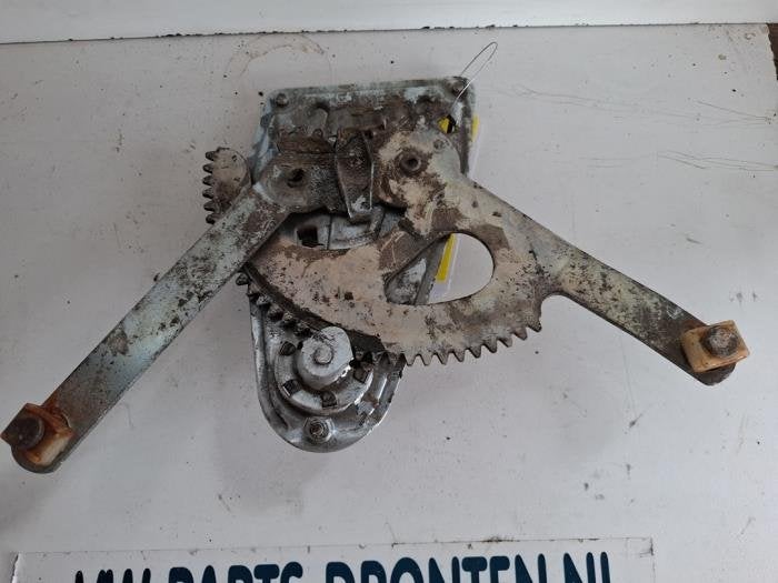Ruitmechaniek 4Deurs rechts-achter van een Alfa Romeo Giulia, Gebruikt, -, Verzenden, -