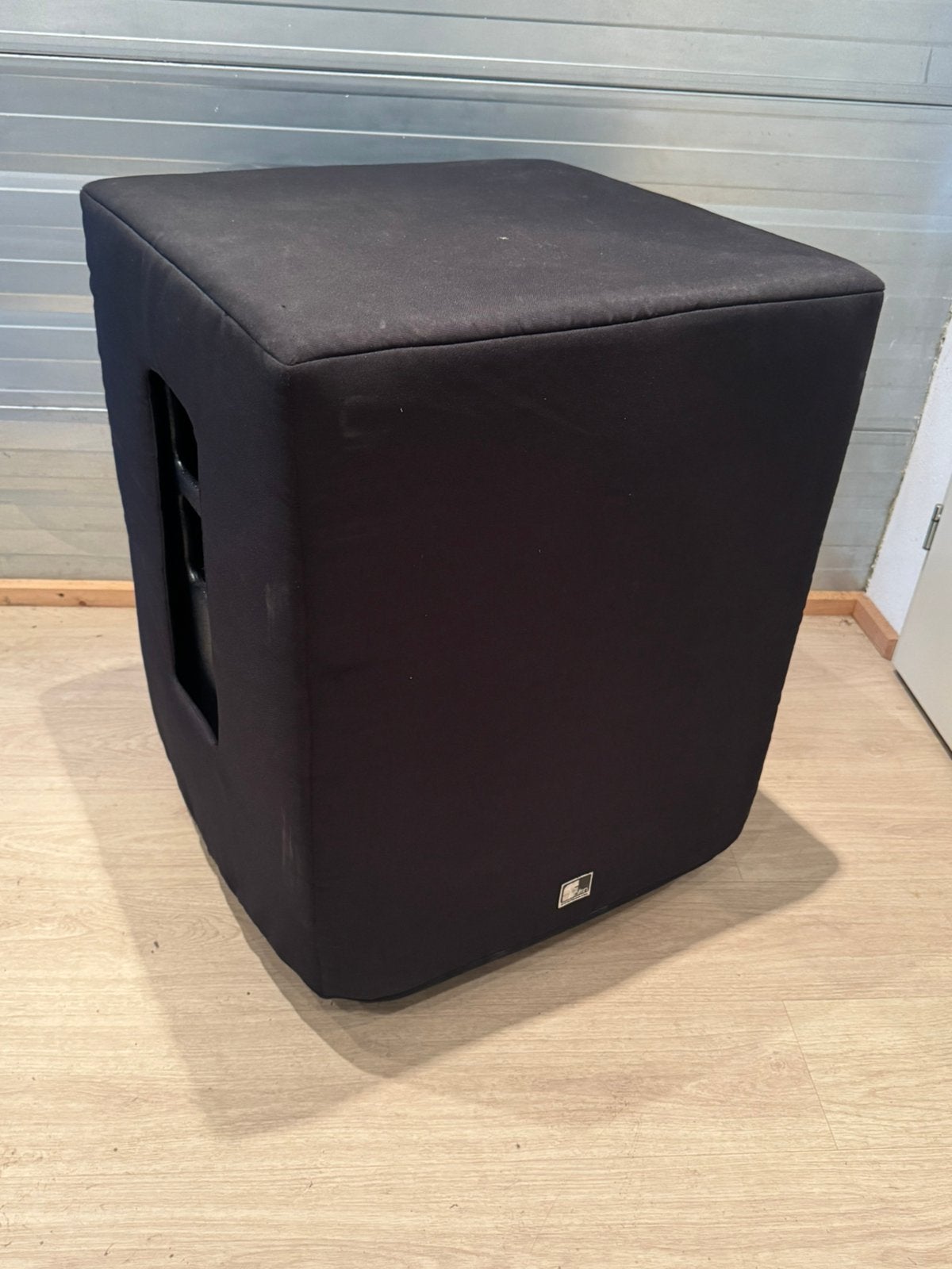 Fohhn  XS-4 actieve subwoofer, Subwoofer, Zo goed als nieuw, 120 watt of meer, Ophalen