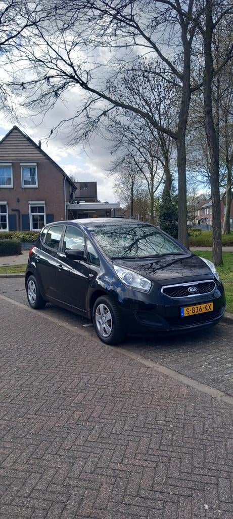 Kia Venga 1.4 Cvvt 2013 Zwart NIEUWE APK en DISTRIBUTIERIEM!, Auto's, Voorwielaandrijving, 4 cilinders, 1396 cc, 1153 kg