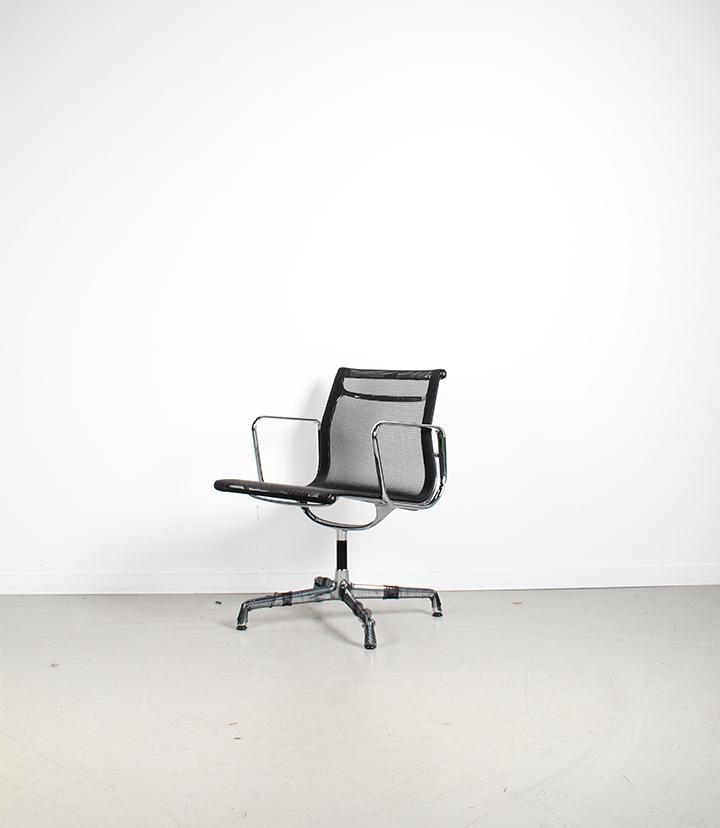 18x Vitra Eames EA 108 Stoel Zwart Netweave – Chroom Nieuw, Huis en Inrichting, Stoelen, Niet ingevuld, Niet ingevuld, Nieuw, Ophalen of Verzenden