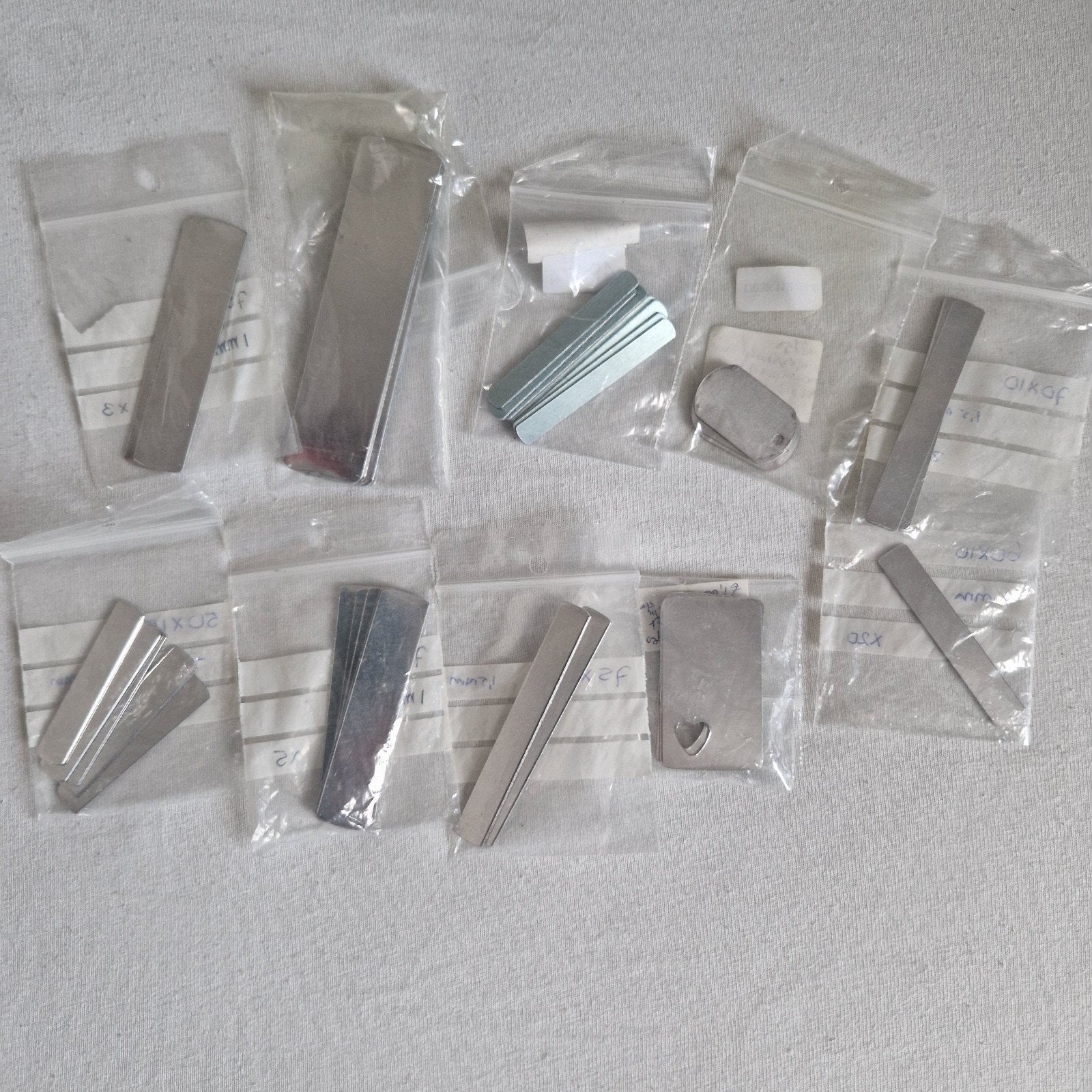 Aluminium korte strips

Niet bieden, prijs, Verzenden, Zo goed als nieuw