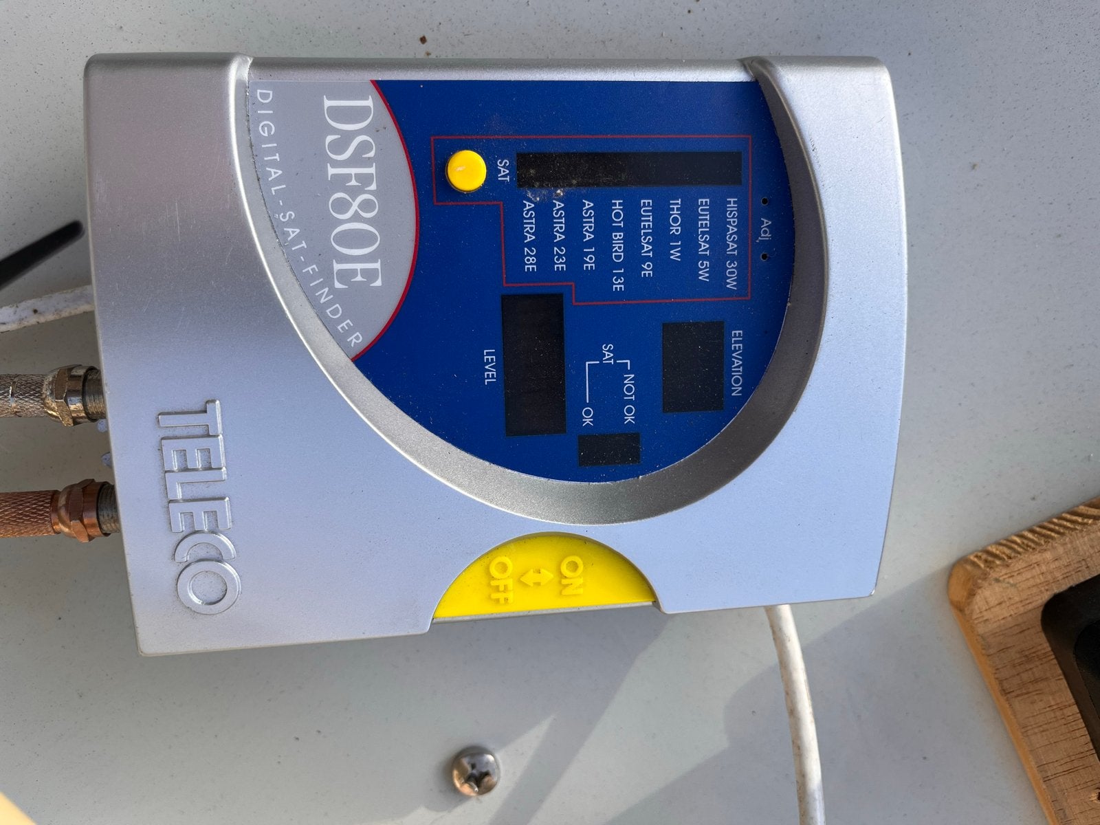 Teleco Schotelantenne met Satfinder DSF80E, Ophalen, Gebruikt, (Schotel)antenne, Overige merken