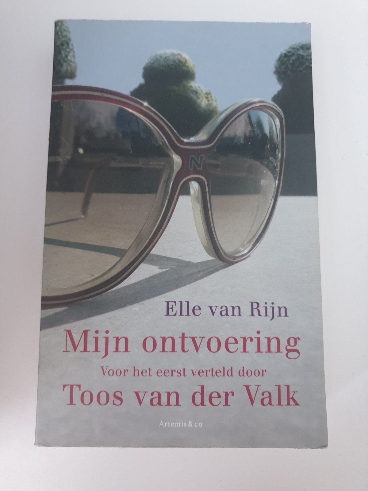 Mijn ontvoering - Elle van Rijn & Toos van der Valk, Boeken, Ophalen of Verzenden, Gelezen, Elle van Rijn, Toos van der Valk