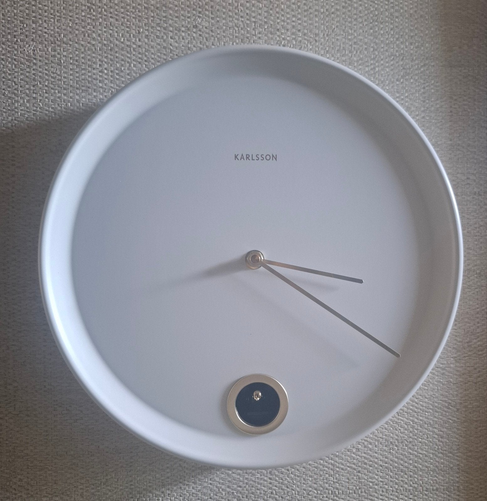 Witte ronde Karlsson Esencia Cuckoo klok, koekoeksklok, Ophalen of Verzenden, Zo goed als nieuw, Wit, Metaal