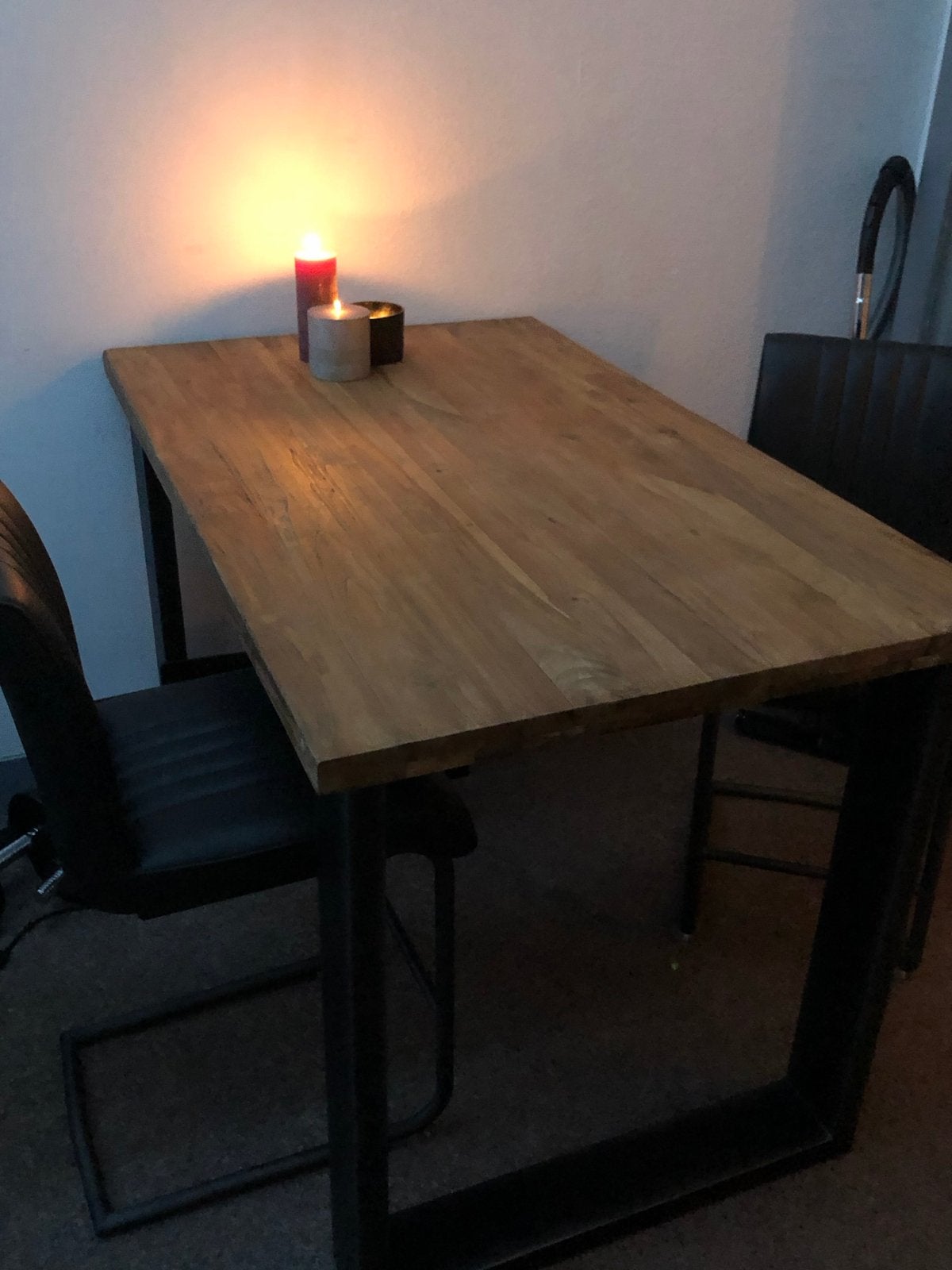 Massief mango houten bartafel met 4 barkrukken, Huis en Inrichting, Tafels | Eettafels, Ophalen, Gebruikt, 100 tot 150 cm, 50 tot 100 cm