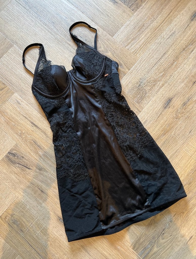 ZGAN zwart kant Hunkemoller noir slipdress nachtjurkje S 36, Hunkemöller, Ophalen of Verzenden, Zwart, Body of Korset