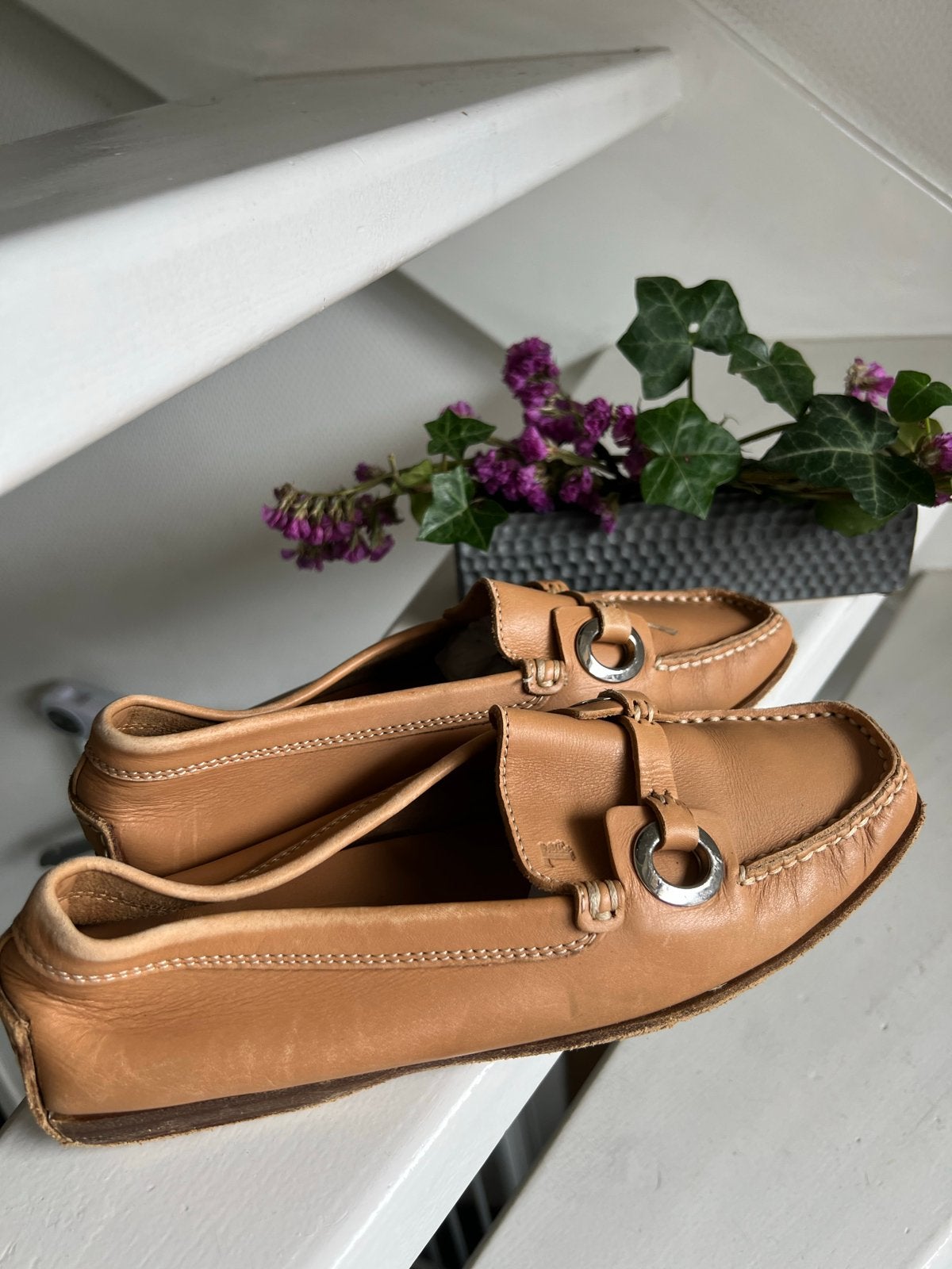 Tod's Gommino Instappers - Beige Leer - Maat 38, Ophalen of Verzenden, Gedragen, Beige, Instappers