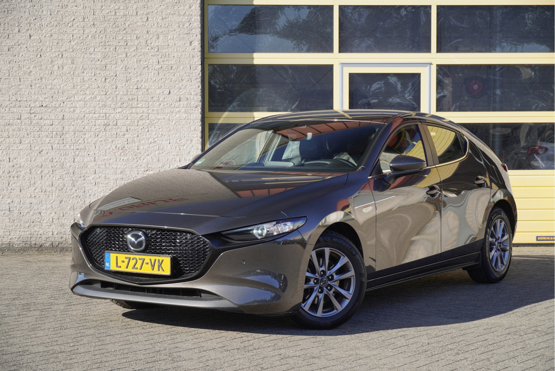 Mazda 3 3 2.0 e-SkyActiv-X M Hybrid 187PK! Comfort BJ2021 Lm, Auto's, Gebruikt, Bedrijf, Handgeschakeld, Zilver of Grijs