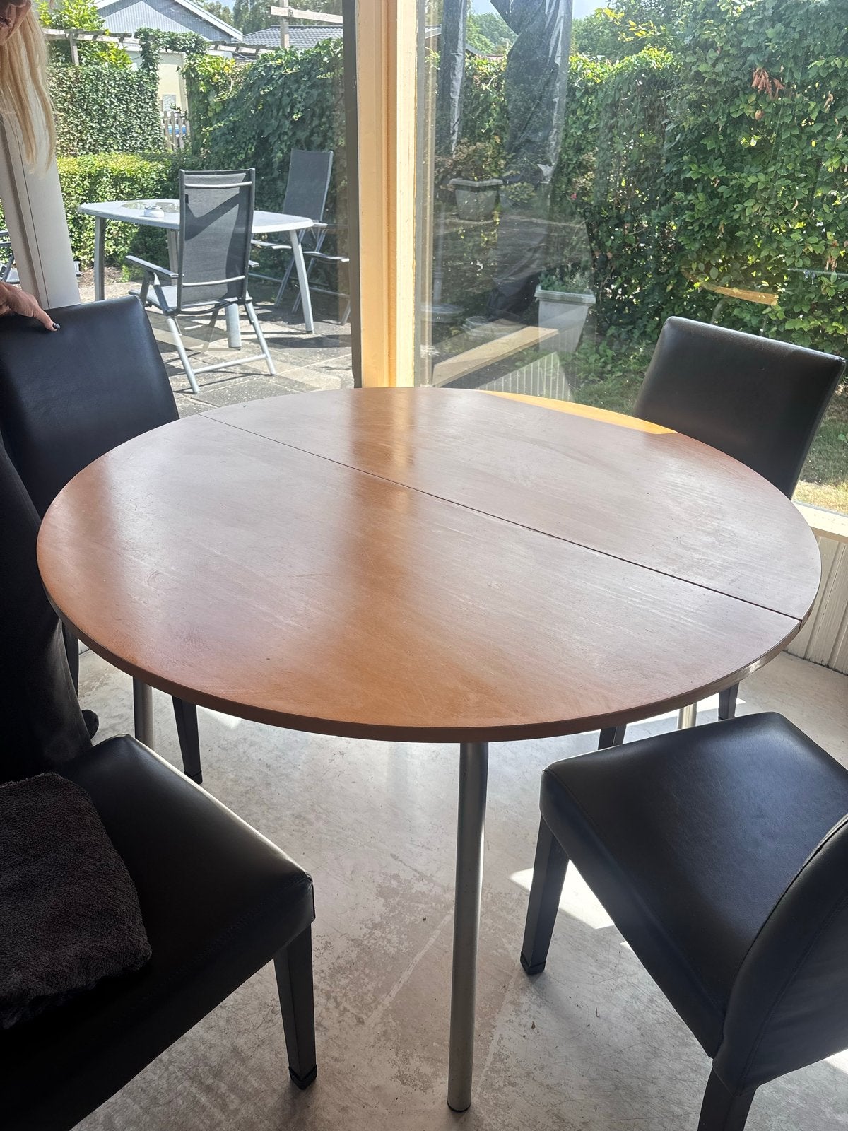 Eettafel set met 4 stoelen - Rond, Hout en Metaal, Huis en Inrichting, Tafels | Eettafels, Ophalen, Gebruikt, 100 tot 150 cm, Rond