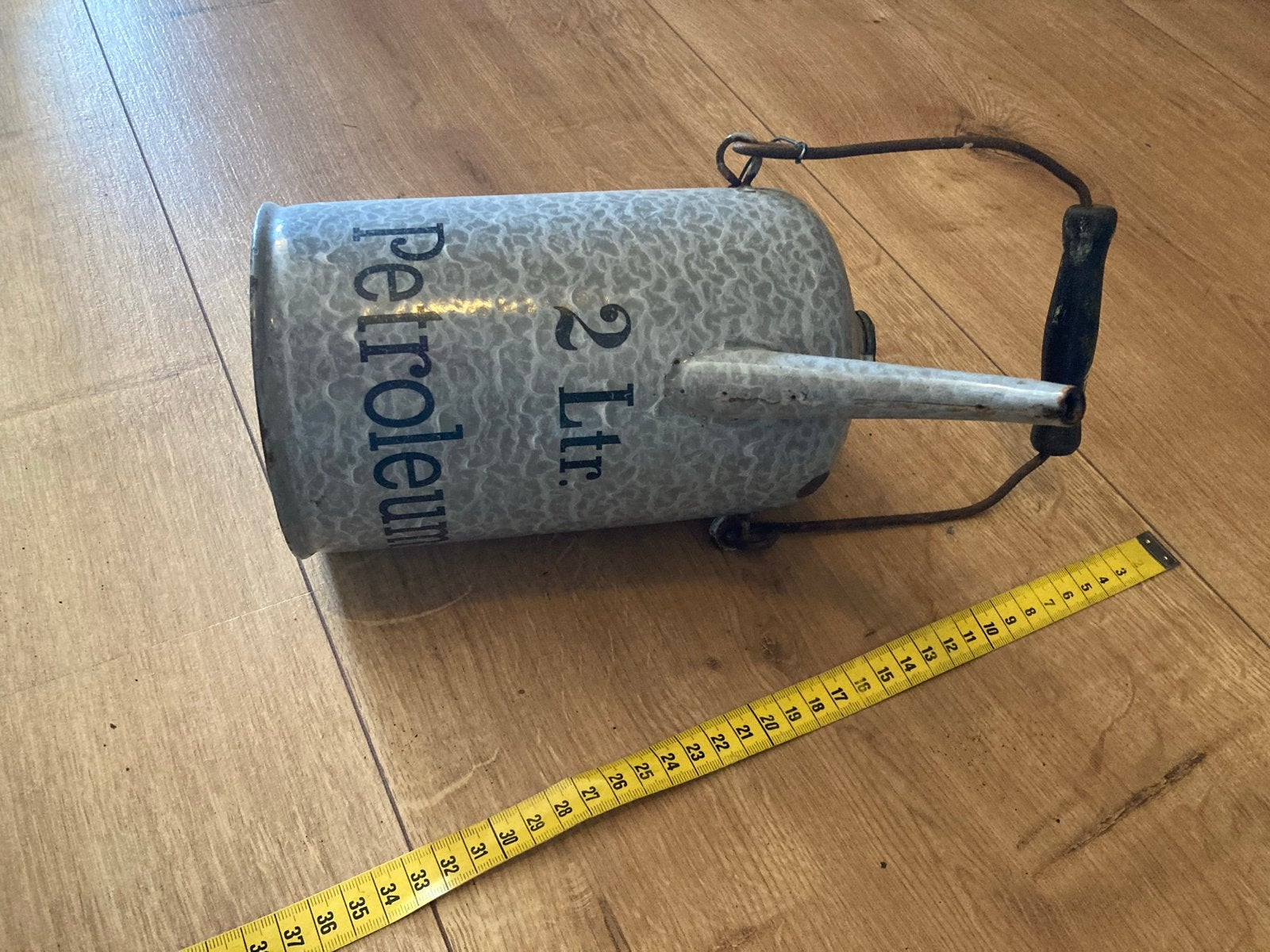 Vintage Petroleum Kan 2 Liter - Emaille Oliekan, Antiek en Kunst, Ophalen of Verzenden