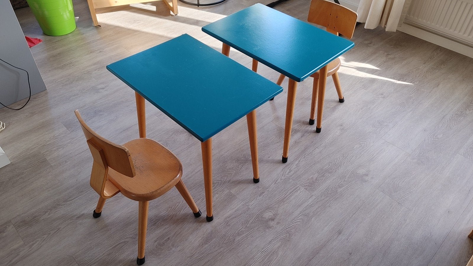 2 sets retro/ vintage kleutermeubilair, Kinderen en Baby's, Kinderkamer | Tafels en Stoelen, Ophalen, Gebruikt, Tafel(s) en Stoel(en)