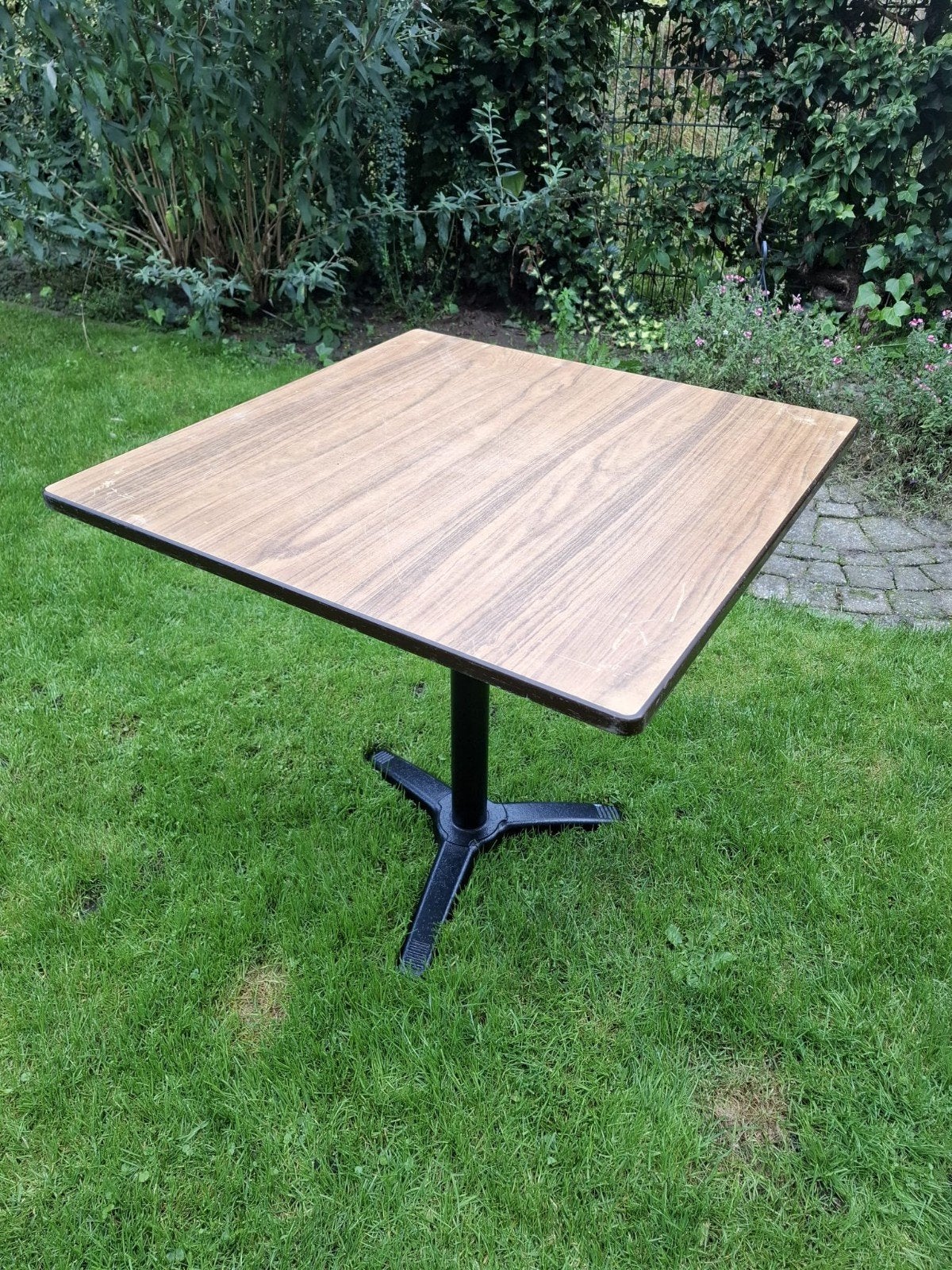 10 Terrastafels met 3-poot onderstel (75x75 cm), Ophalen, Gebruikt, Vierkant, Metaal
