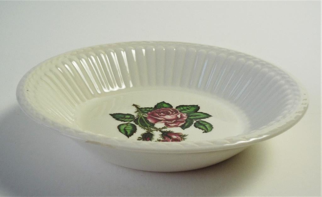 Wedgwood compote schaaltje Moss Rose Ø 13,2 cm, Verzenden, Gebruikt, Aardewerk, Schaal of Schalen