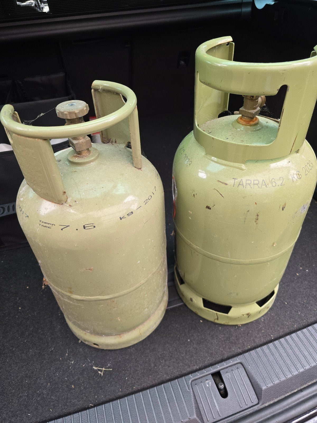 Twee gebruikte gasflessen (6.2 kg en 7.6 kg), Caravans en Kamperen, Kampeeraccessoires, Ophalen, Gebruikt