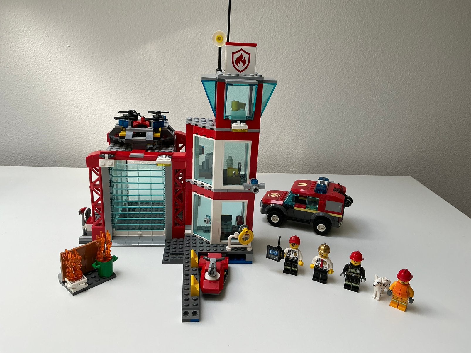Lego 60215 brandweerkazerne, Ophalen of Verzenden, Gebruikt