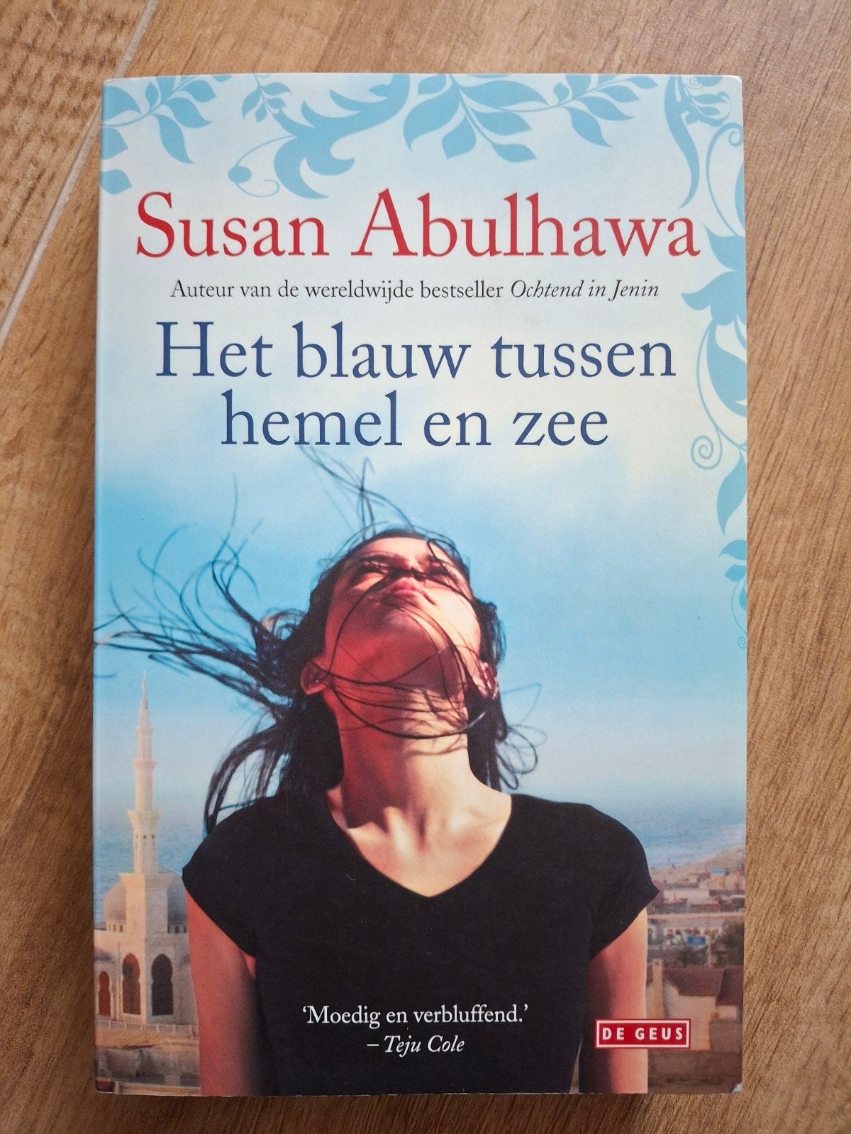 Susan Abulhawa - Het blauw tussen hemel en zee, Ophalen of Verzenden, Zo goed als nieuw, Susan Abulhawa