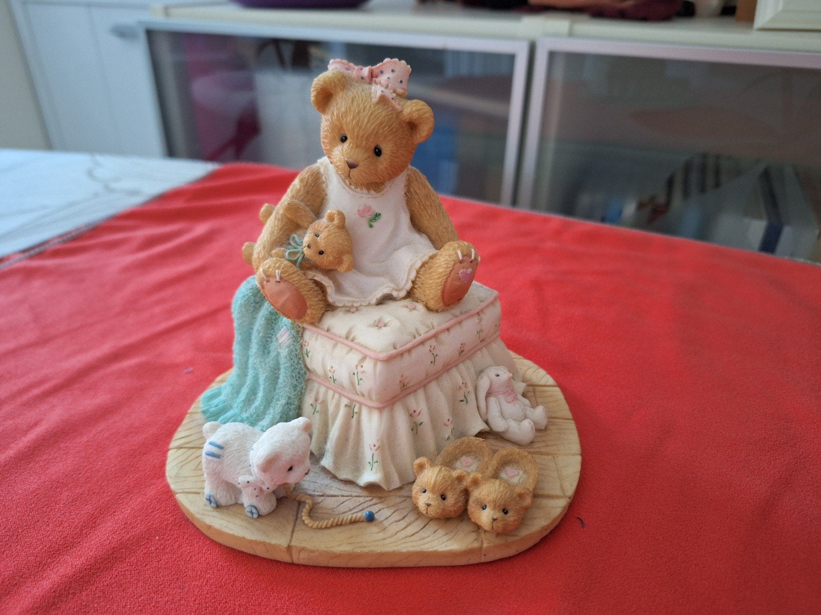 Speeldoos Cherished Teddies met babybeer en accessoires, Ophalen of Verzenden, Zo goed als nieuw, Beeldje, Cherished Teddies