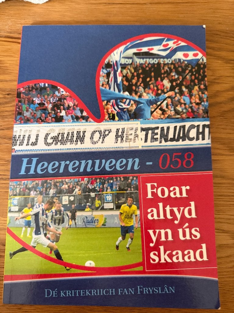SC Heerenveen - 058 voetbal, Ophalen of Verzenden, Gelezen, Balsport