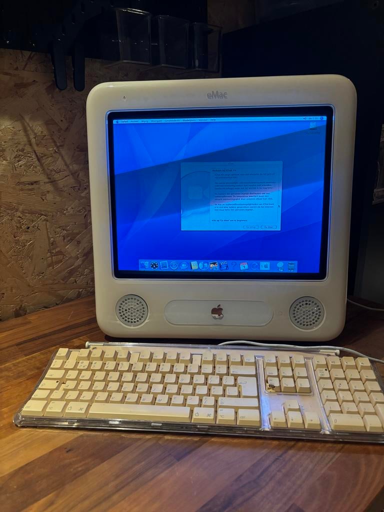 Apple eMac G4 Vintage Computer - Werkend met Toetsenbord, Computers en Software, Apple Desktops, Overige modellen, Minder dan 4 GB