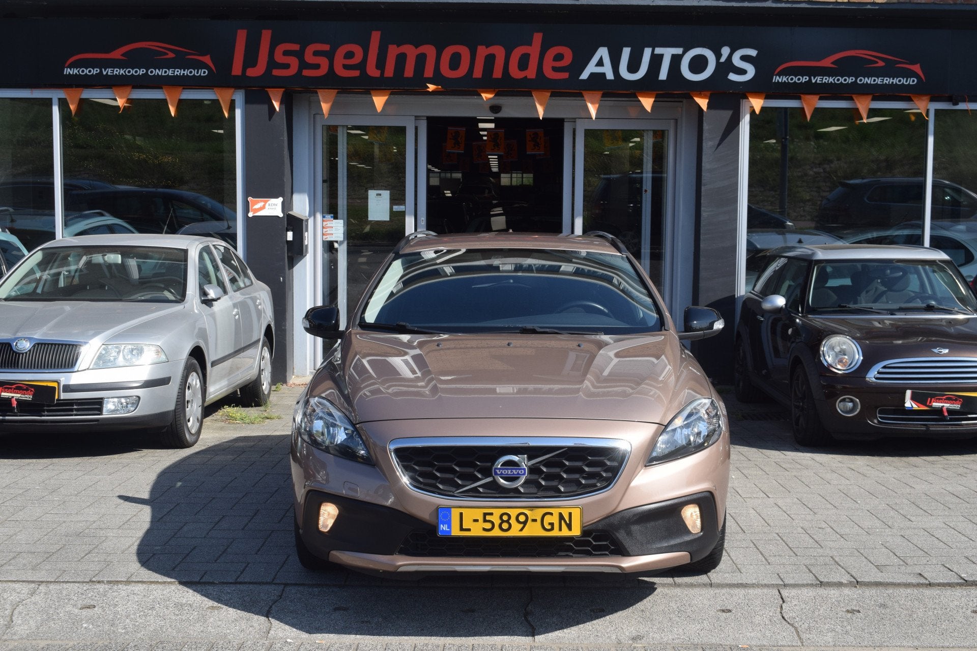Volvo V40 Cross Country 1.5 T3 Momentum Automaat Climate Cru, Auto's, Volvo, Stof, Euro 6, Bedrijf, Automatische klimaatregeling