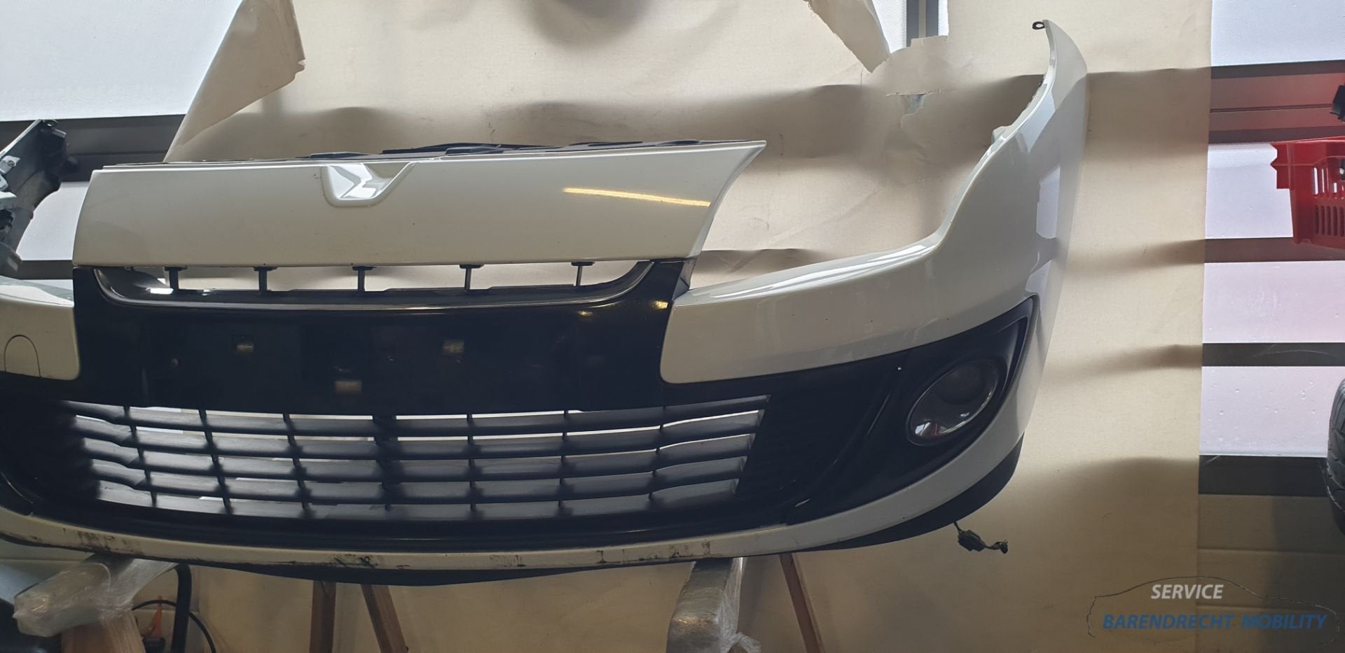 Motorkap voorbumper koplampen Megane III 2011 wit OV369 voor, Auto-onderdelen, Renault Group, Gebruikt, Contact.group@renault.com