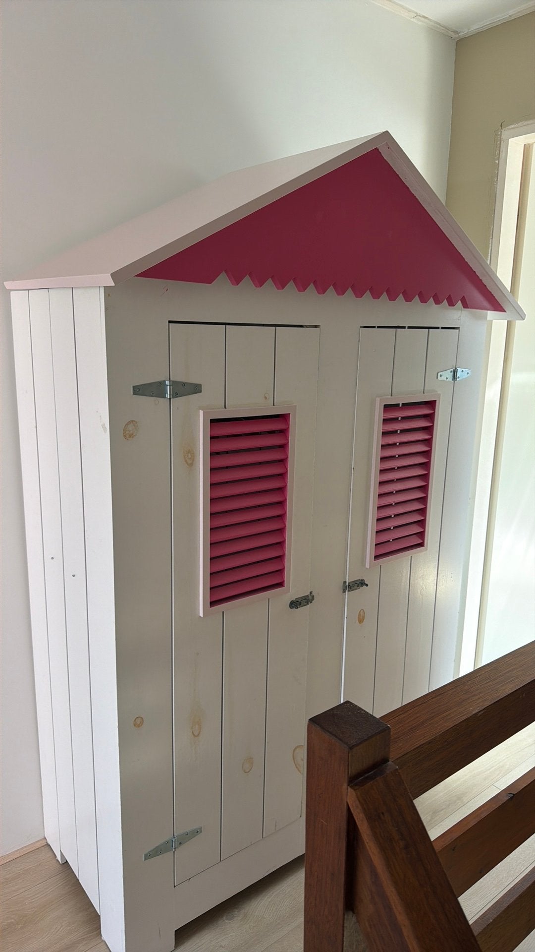 Strandkast met hang- en leggedeelte - Kids Factory, Ophalen, Met plank(en), Gebruikt, 100 tot 150 cm