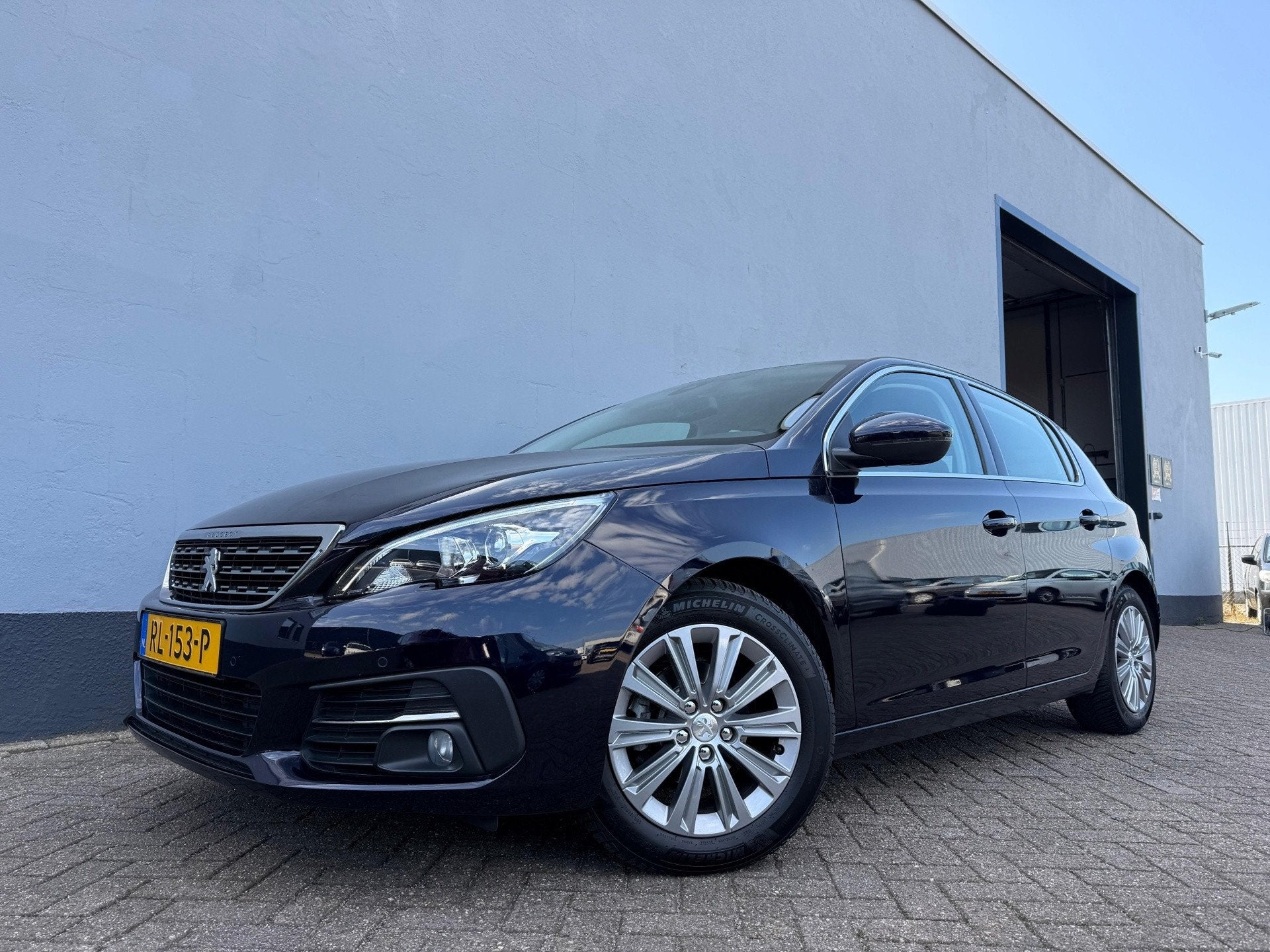 Peugeot 308 1.2 PureTech Allure, Voorwielaandrijving, Gebruikt, 1199 cc, Met garantie (alle)