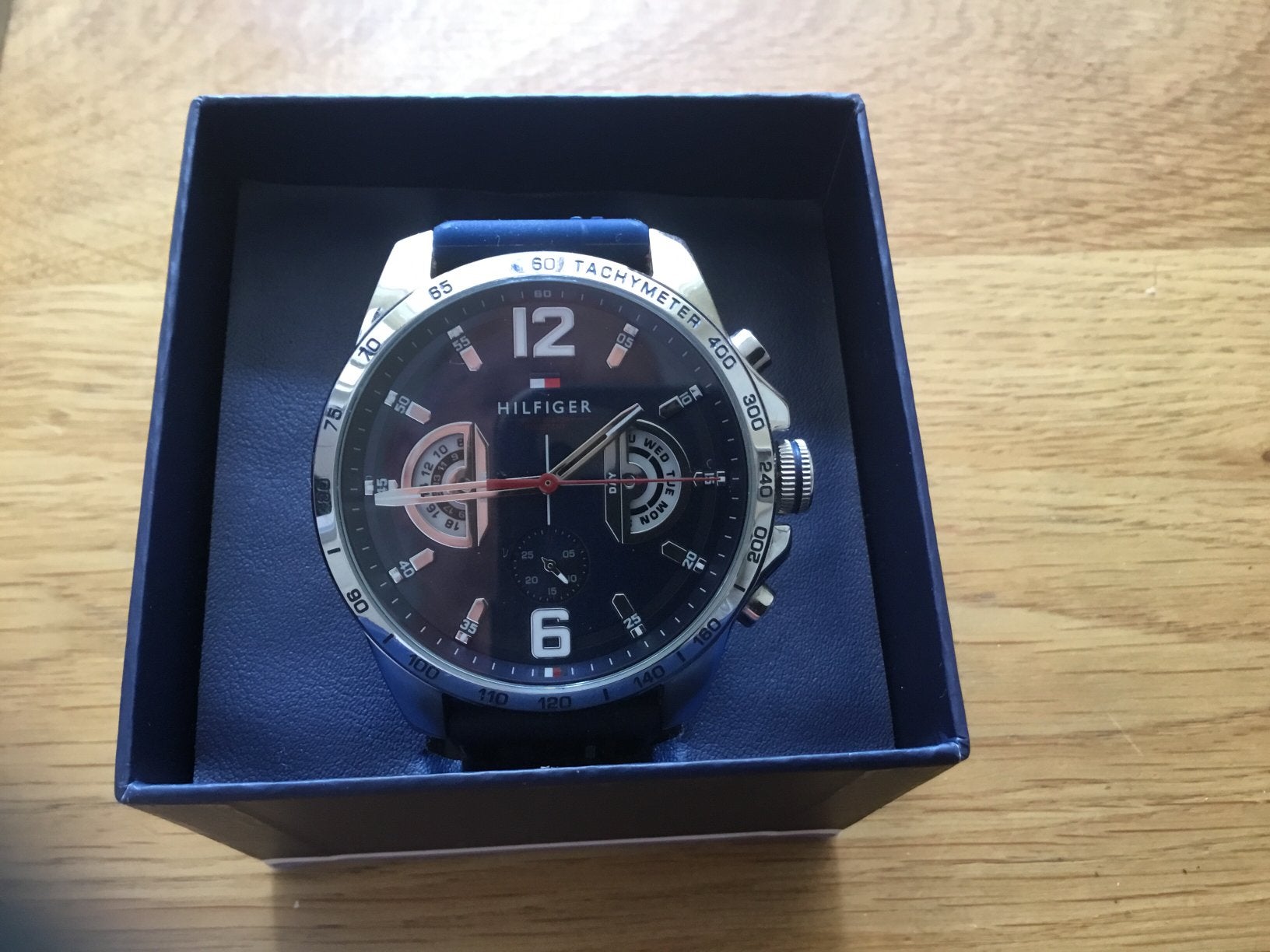 TOMMY HILFIGER HORLOGE, Ophalen of Verzenden, Zo goed als nieuw, Kunststof, Overige merken
